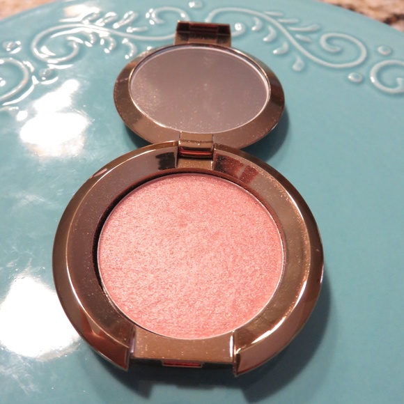 Becca Macaron Collection - Picture 7 of 8